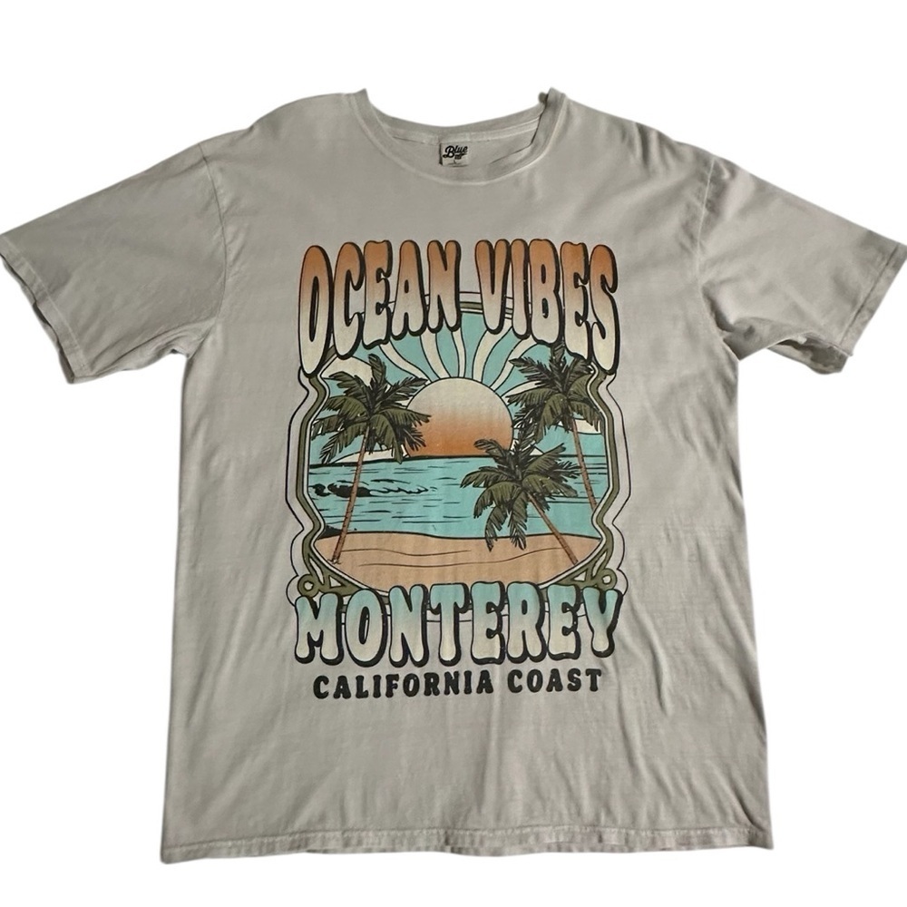 Ocean Vibes Monterey California Coast Graphic Tee.   # (32)